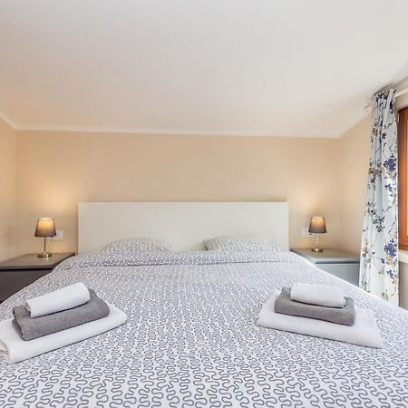 Holiday Home Jela Dobrinj Ngoại thất bức ảnh